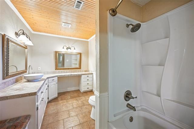 Building Photo - 2857 Hurstview Dr