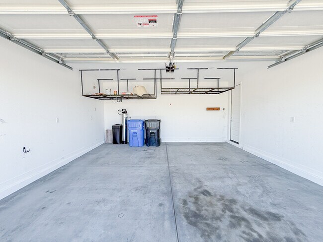 Building Photo - 3811 S 64th Dr