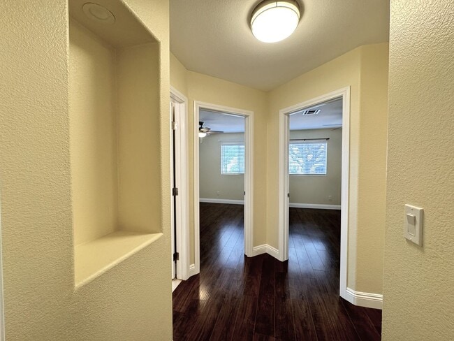 Building Photo - 5417 Redview Ct