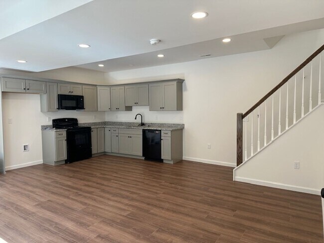 Building Photo - 476 Gravel Hill Rd
