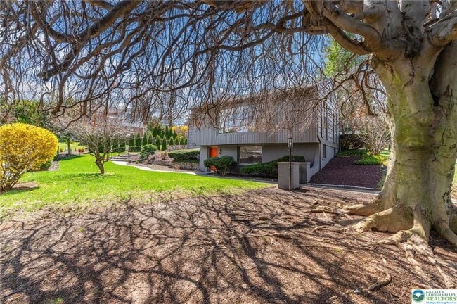 Building Photo - 2824 College Dr