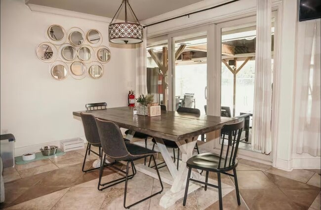 Building Photo - 1306 N 31st St