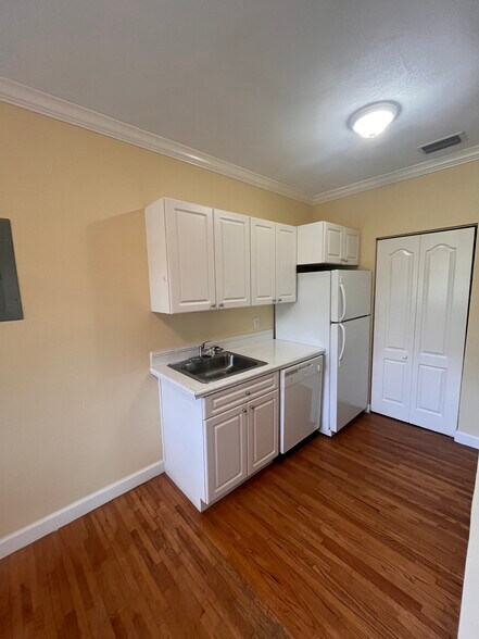 Building Photo - 45 Antilla Ave