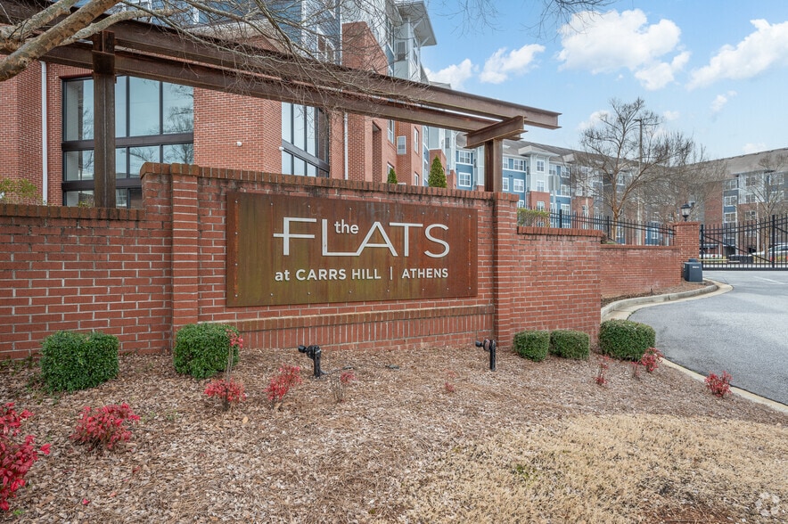Primary Photo - Flats at Carrs Hill
