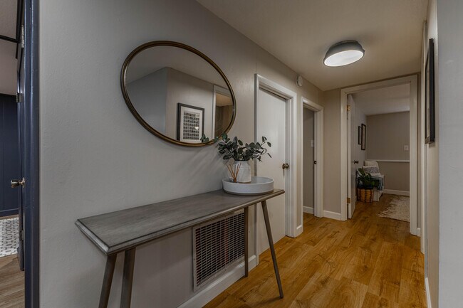 Building Photo - 3312 Lynnwood Dr