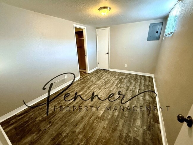 Building Photo - 1713 E T C Lea Rd