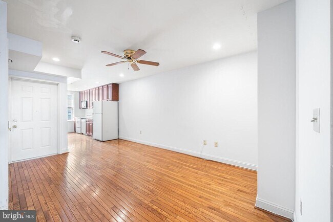 Building Photo - 48 N Front St