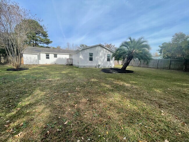 Building Photo - 137 Cherokee Trail