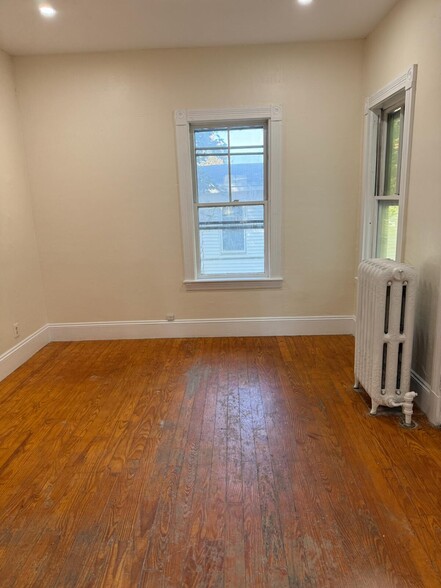 Building Photo - 173 Bay St