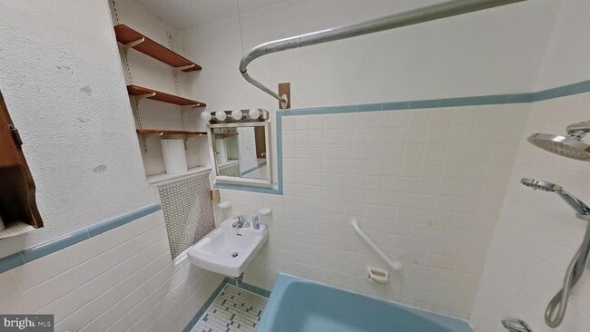 Building Photo - 438 St Paul St