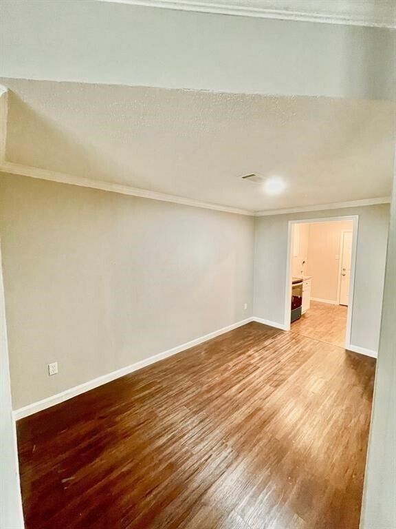 Building Photo - 7700 Creekbend Dr