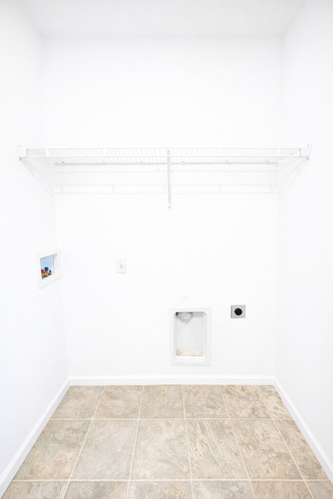 Building Photo - Oakley Rental!