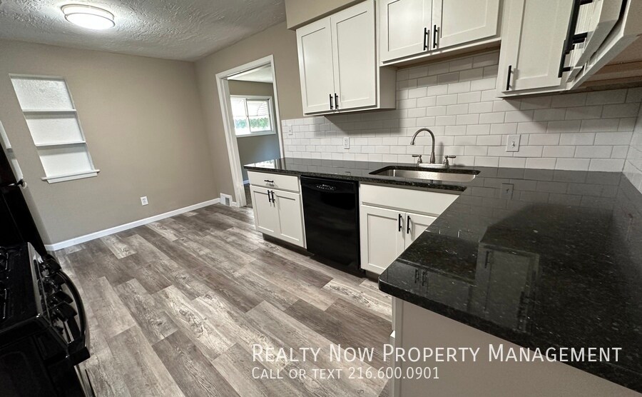 Building Photo - 16605 Kollin Ave