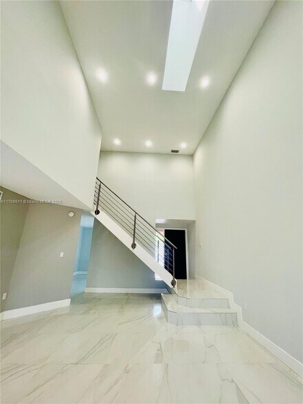 Building Photo - 11325 SW 9th Ct