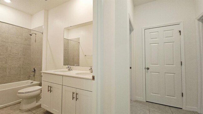 Building Photo - 722 Lemon Ave
