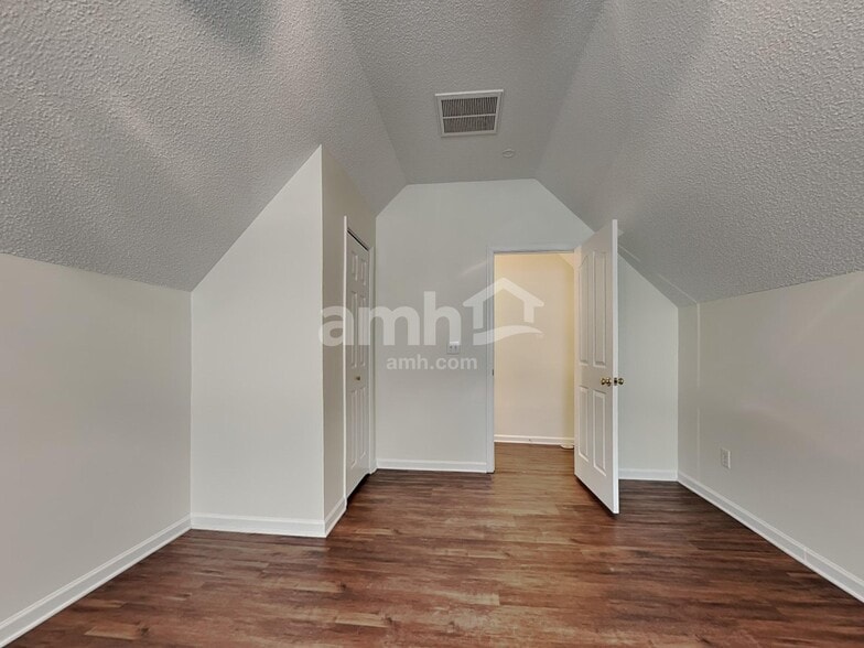 Building Photo - 13513 Michael Lynn Rd