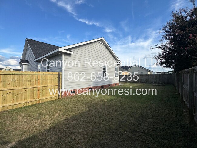 Building Photo - 2220 Chasewater Rd