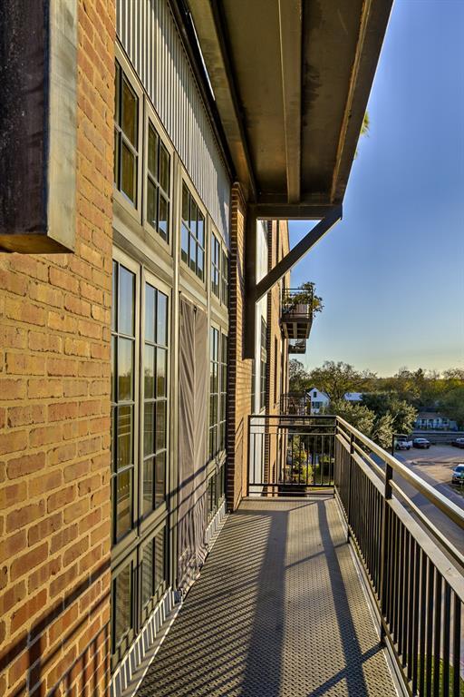 Building Photo - 2235 E 6th St