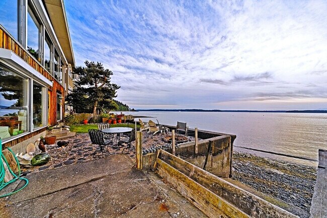 Building Photo - 4905 SW Othello St