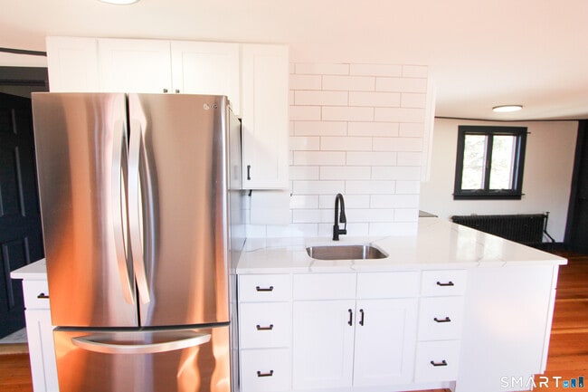 Building Photo - 883 Worthington Ridge