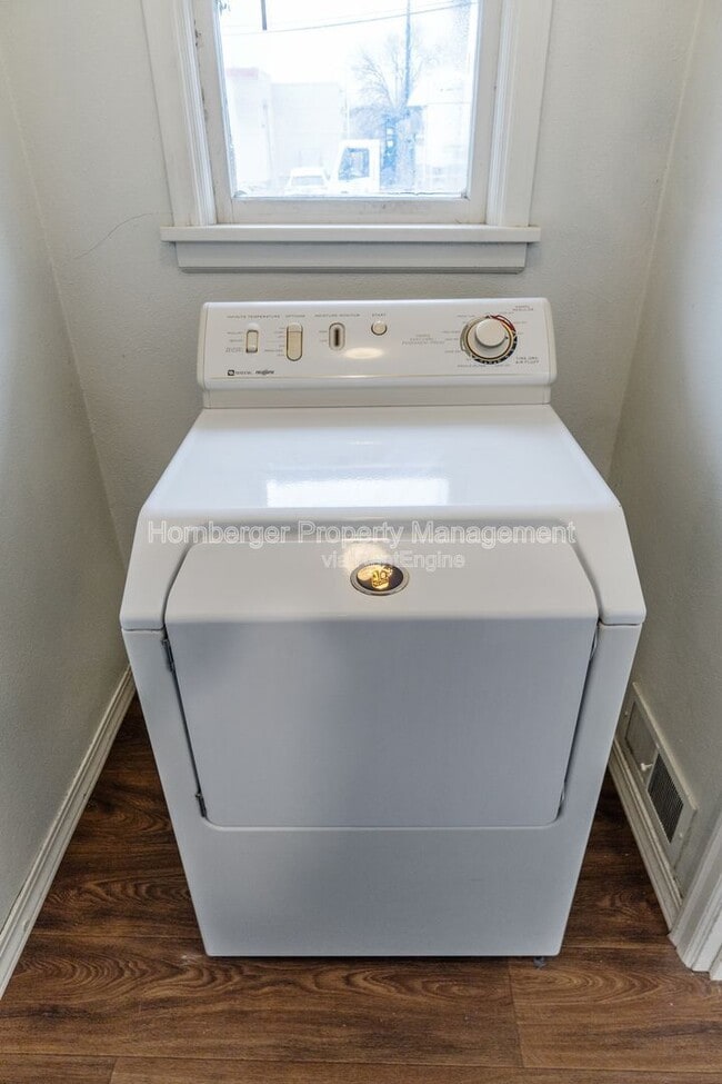 Building Photo - 11 E Rich Ave