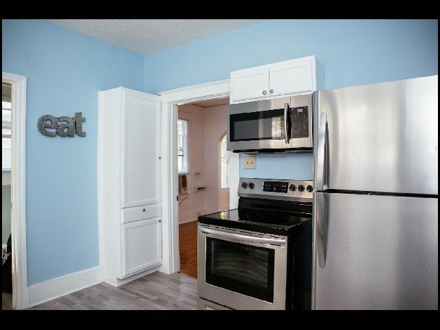 Building Photo - 312 Barton St