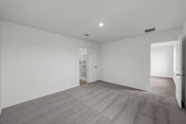 Building Photo - 16811-16811 Old Wagon Wy