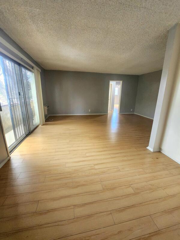 Building Photo - 425 N Hobart Blvd