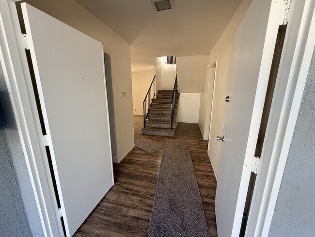 Building Photo - 1624 Mimosa Pl