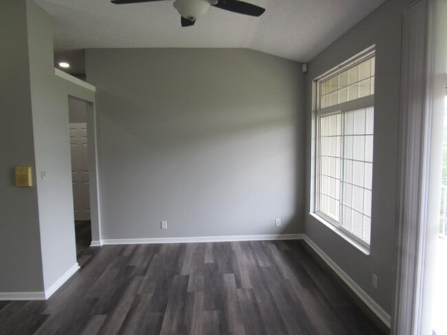 Building Photo - 6288 Lake Springs