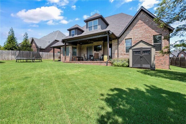 Building Photo - 4502 NE Birchgrove Pl