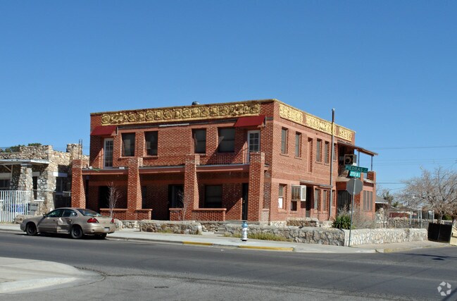 Building Photo - 3900 N Piedras Ave