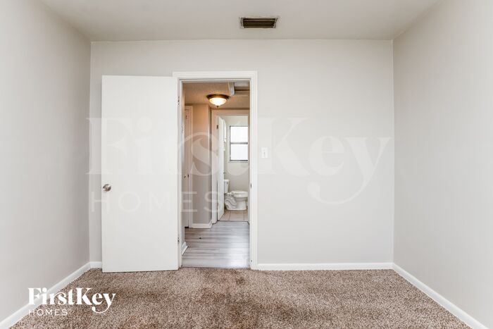Building Photo - 648 Dorado Ave
