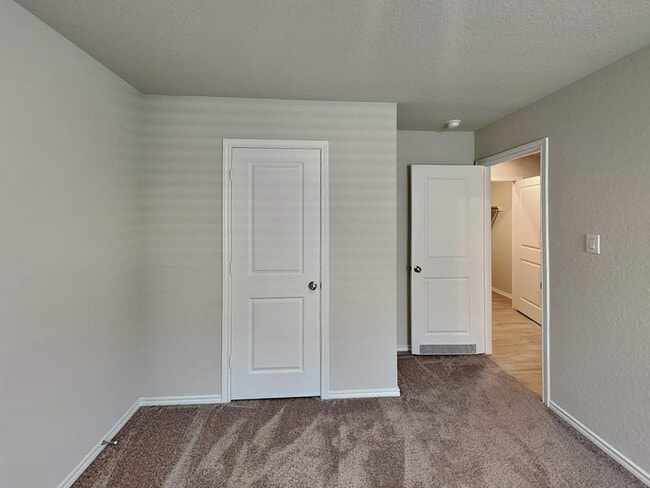 Building Photo - 10622 Varmus Dr