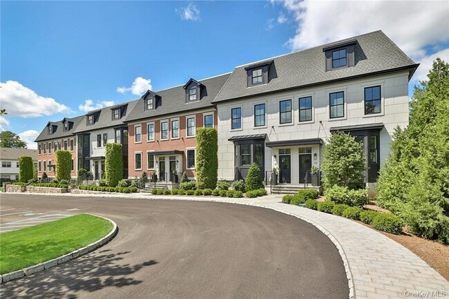 Building Photo - 162 Bedford Rd