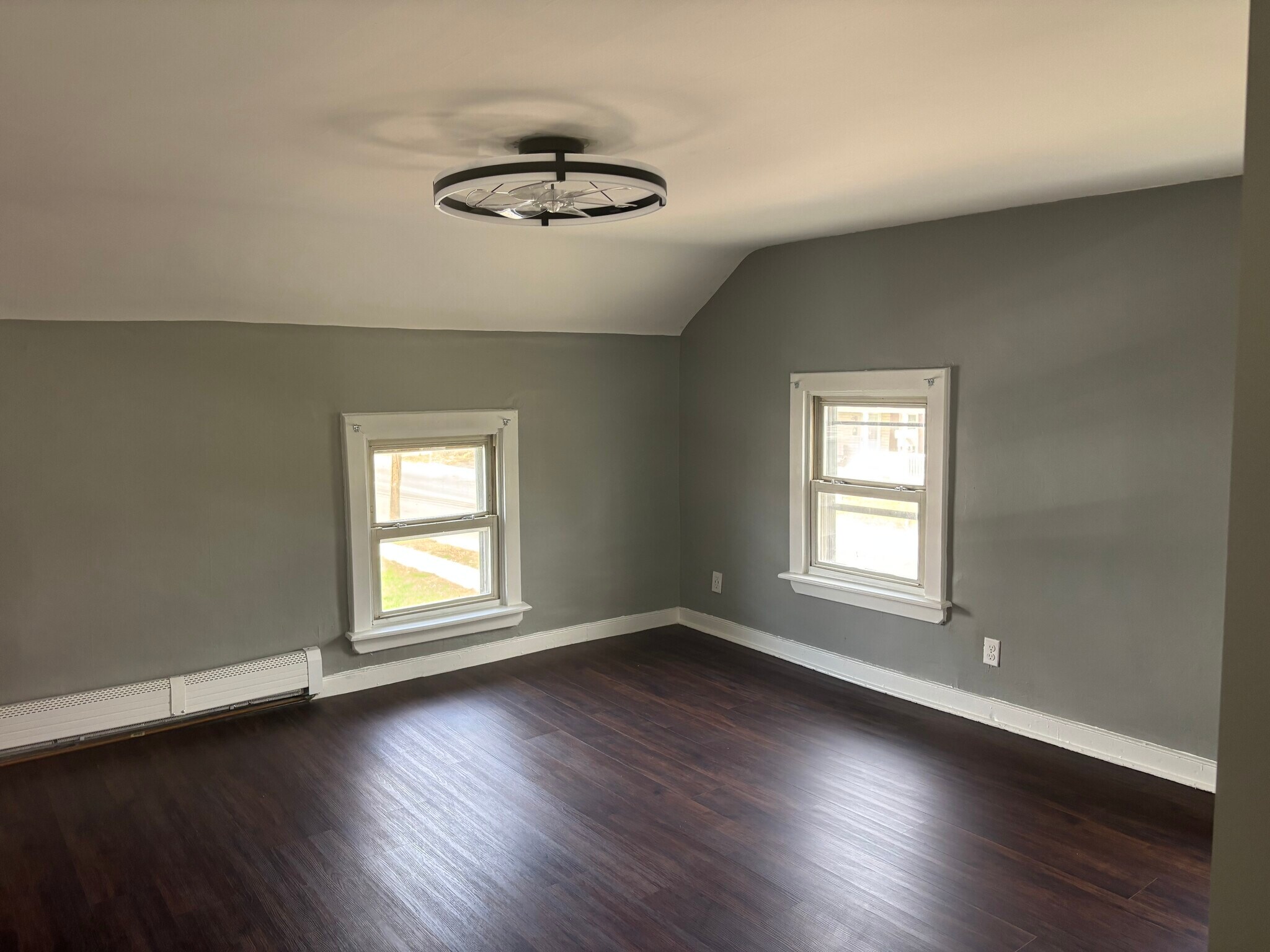 Building Photo - 17 Tennent Ave