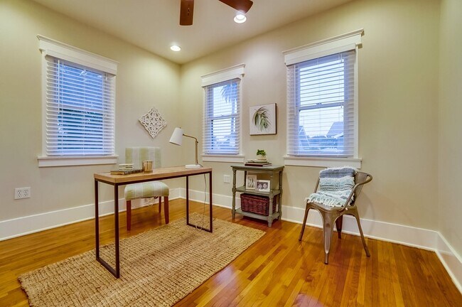 Building Photo - 3131 E Corto Pl