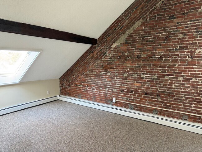 Building Photo - 34 Spring St