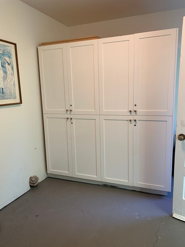 Private Storage - lock/secure - 10876 National Blvd