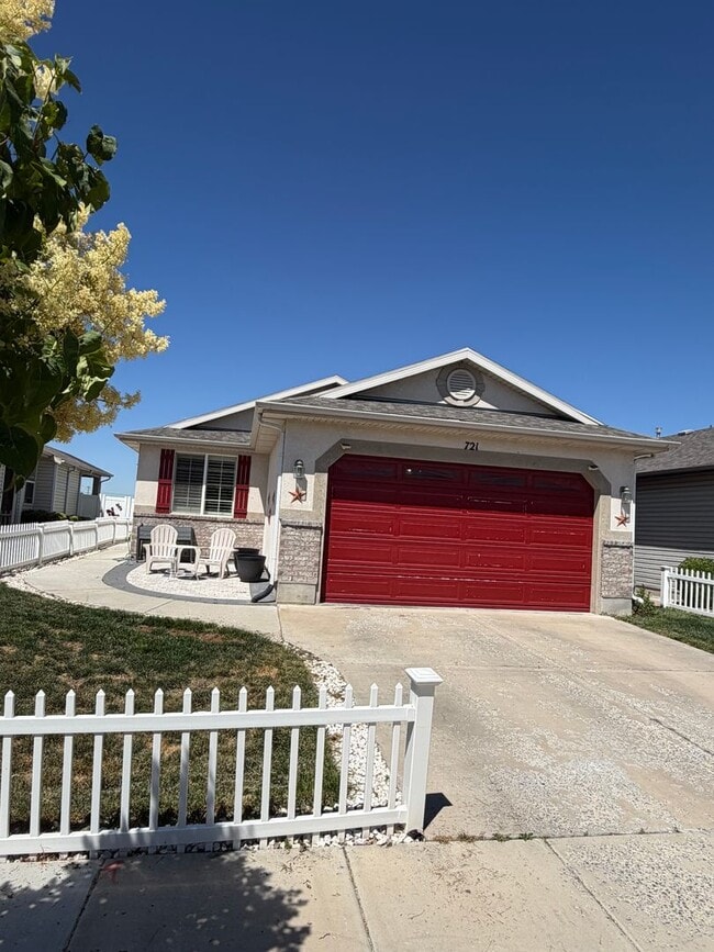 Building Photo - Charming North Salt Lake City Home!
