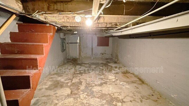 Building Photo - 317 S Mount St