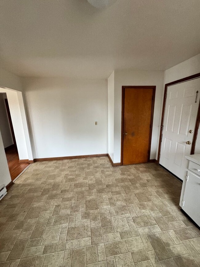 Building Photo - 2/1 outside city limits of Shelby, NC