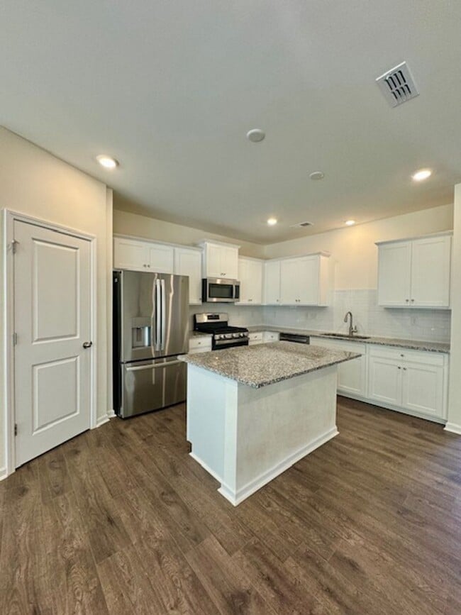 Building Photo - PRICE REDUCED!