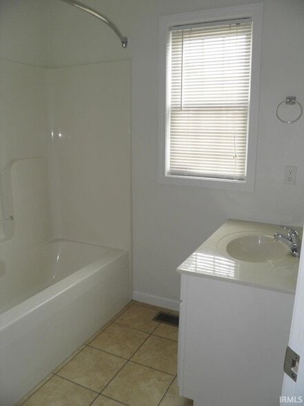 Building Photo - 2712 E Bressingham Wy