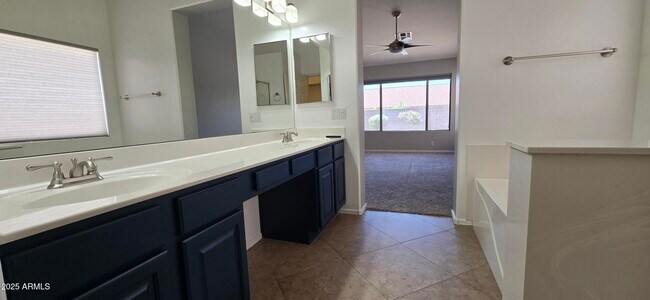 Building Photo - 4117 W Menadota Dr