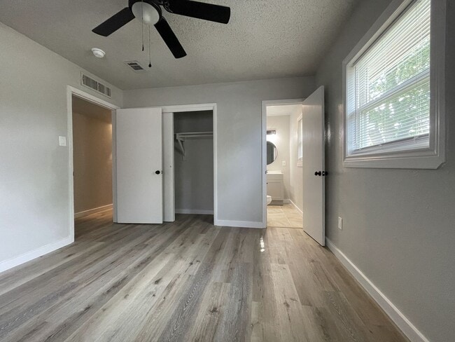 Building Photo - Newly Renovated 3-Bedroom, 2-Bath Home in ...