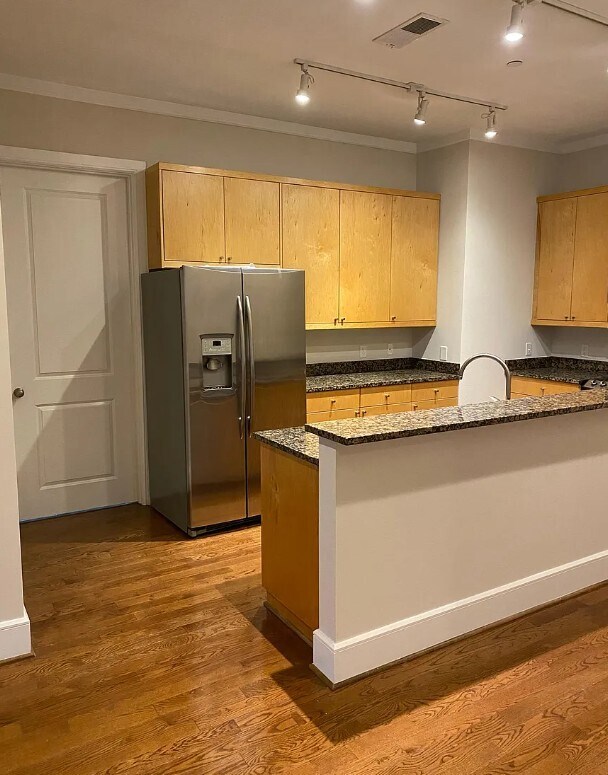 Building Photo - 1221 Bower Pky