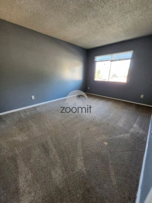 Building Photo - 4264 N 68th Dr