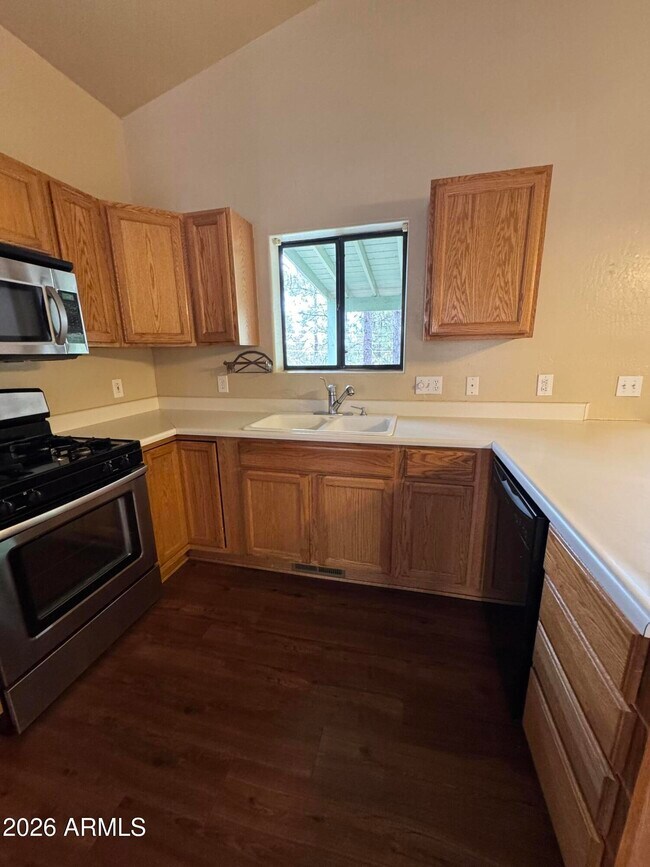 Building Photo - 574 Walnut Creek Loop