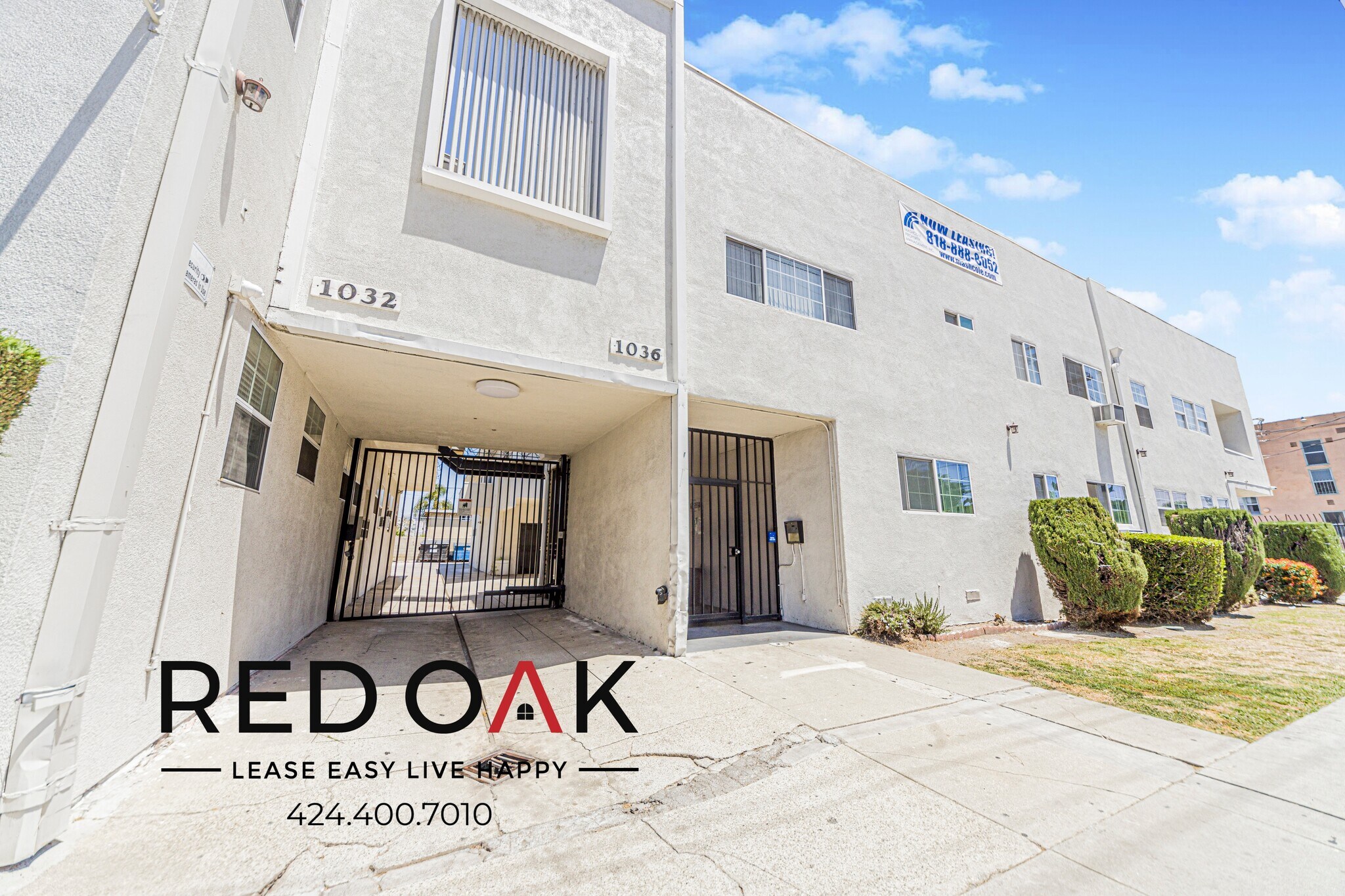 Building Photo - 1032-1036 S Normandie Ave-1032-104